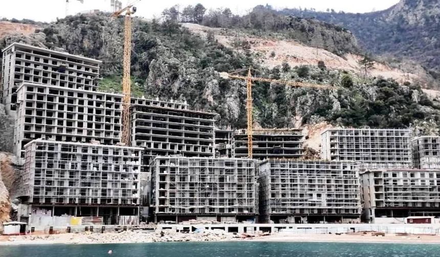 Marmaris Belediyesi Sinpaş'ın Kızılbük'teki inşaatı mühürledi